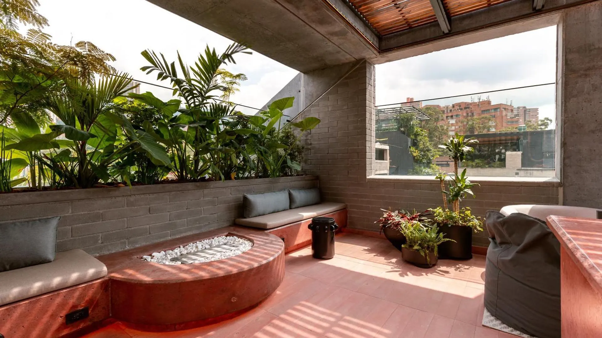 Primavera Luxury Apartments Medellin 5*,